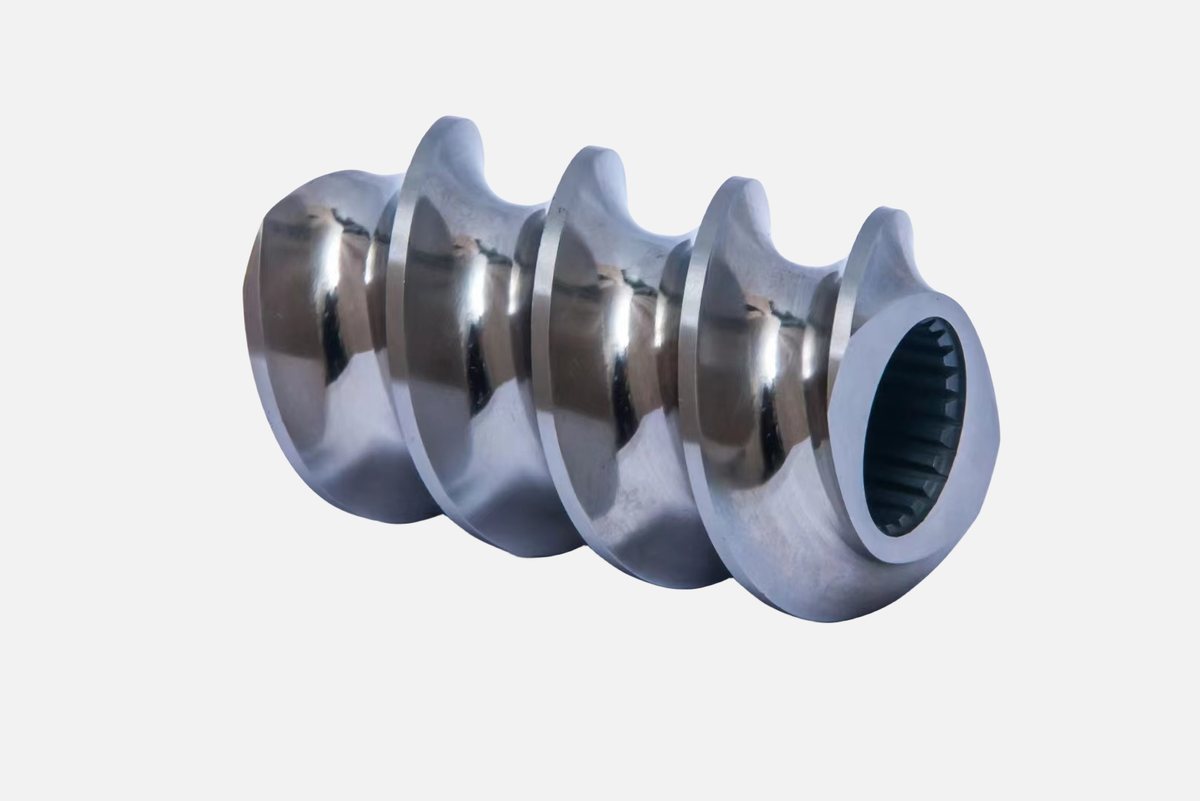Polished conveying flight element with splined bore
